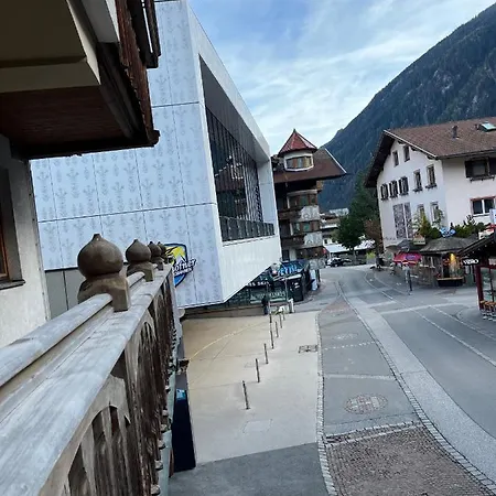 Center Rooms & Apartments Mayrhofen Exterior photo