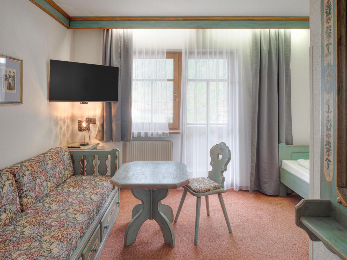Homestay Center &